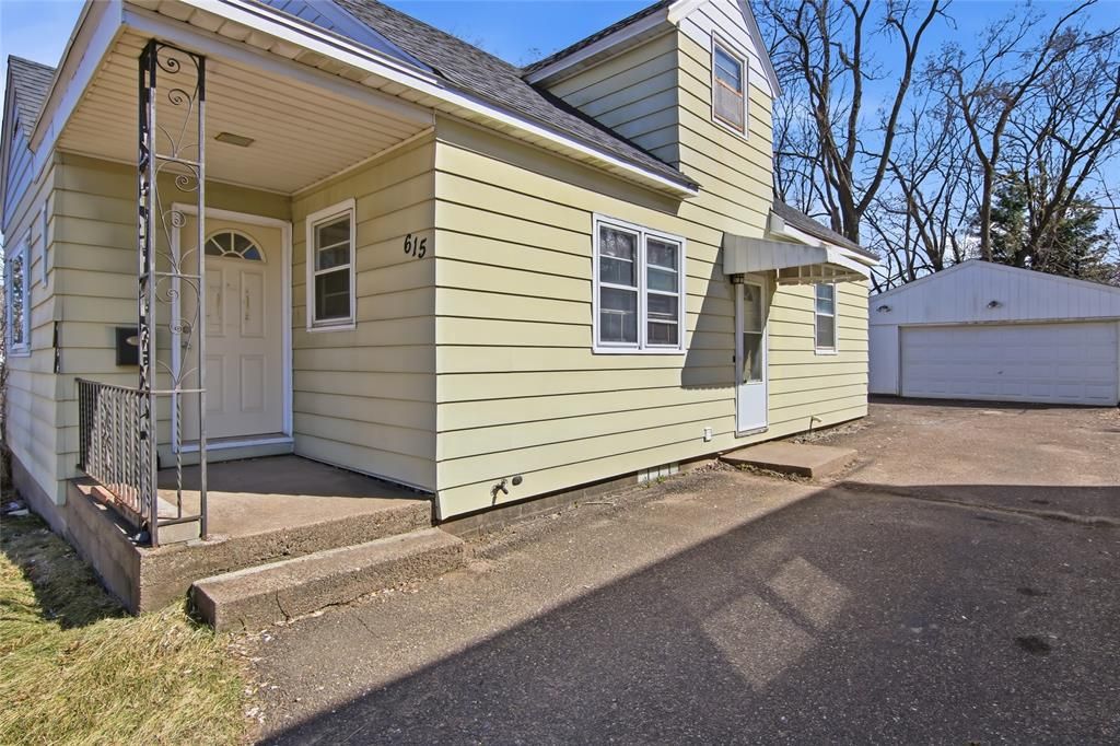 Photo of 615 Vine STREET, Eau Claire, WI 54703 (MLS # 1599092)