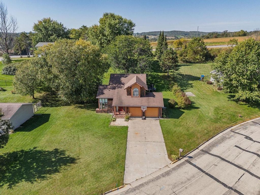 Photo of 107 Kimball AVENUE, Elroy, WI 53929 (MLS # 2010023)