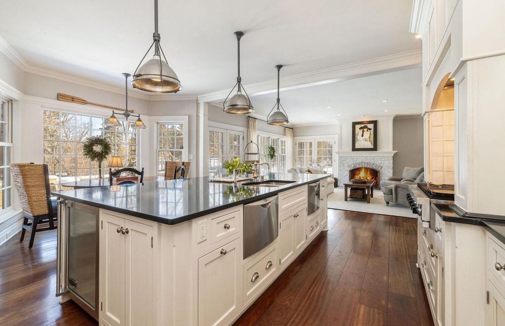 Photo of 8590 N Green Bay COURT, River Hills, WI 53217 (MLS # 1949254)