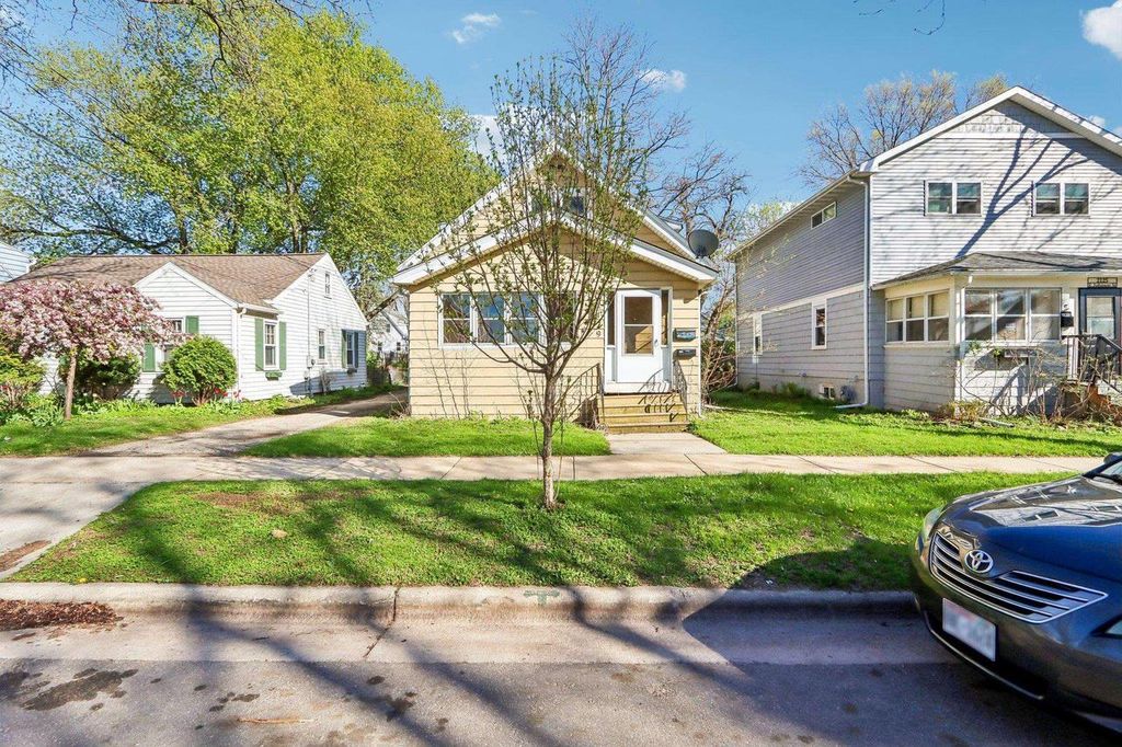 Photo of 2129 E Johnson STREET, Madison, WI 53705 (MLS # 2021696)