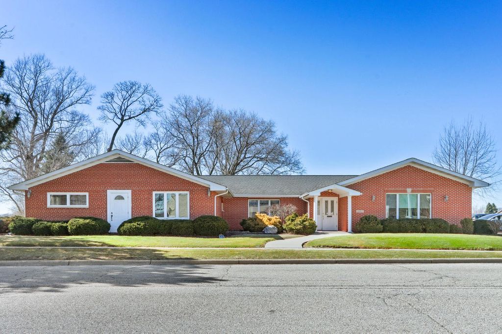 Photo of 6 N West STREET, Elkhorn, WI 53121 (MLS # 1953500)