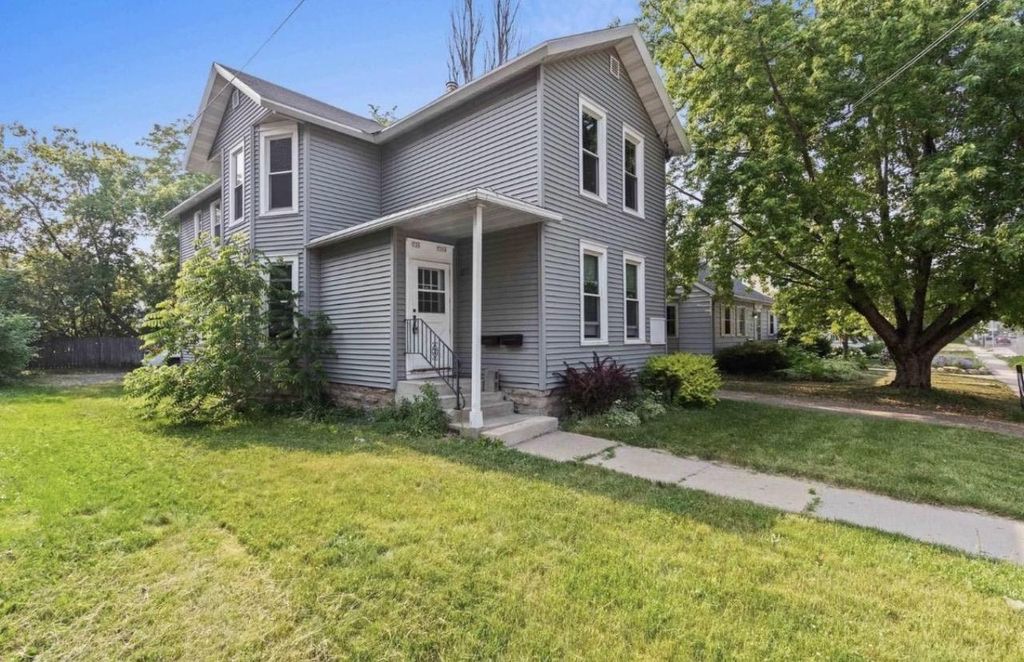 Photo of 735 Jackson STREET, Oshkosh, WI 54901 (MLS # 50320281)