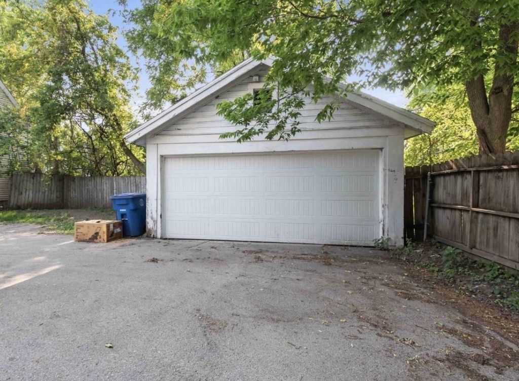 Photo of 735 Jackson STREET, Oshkosh, WI 54901 (MLS # 50320281)