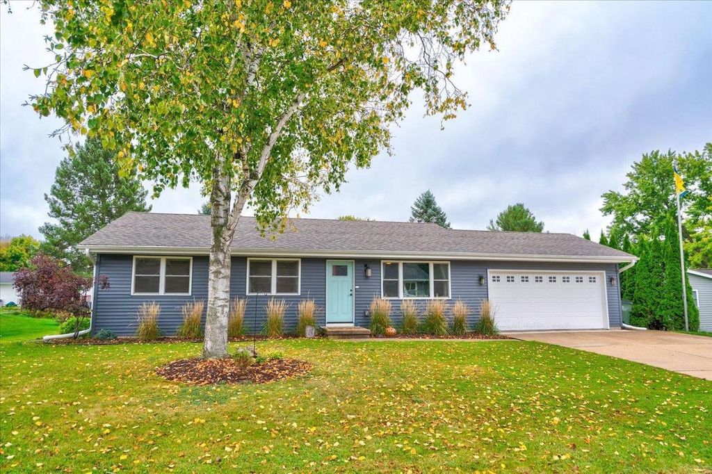 Photo of 2610 S Elmwood CIRCLE, Cross Plains, WI 53528 (MLS # 2010502)