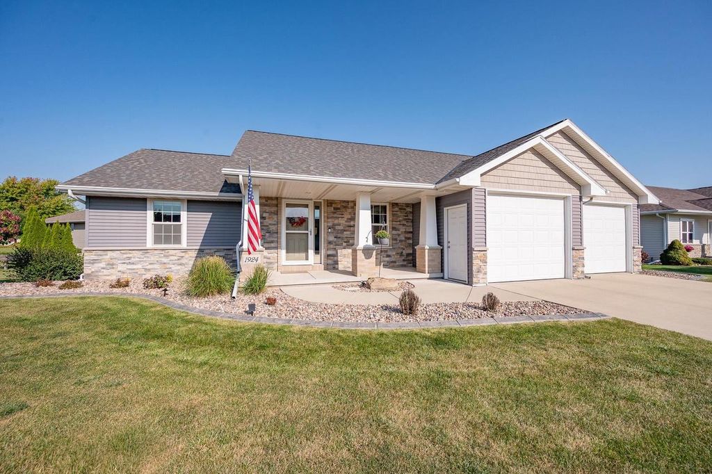 Photo of 1924 Andraya LANE, De Pere, WI 54115 (MLS # 50319809)