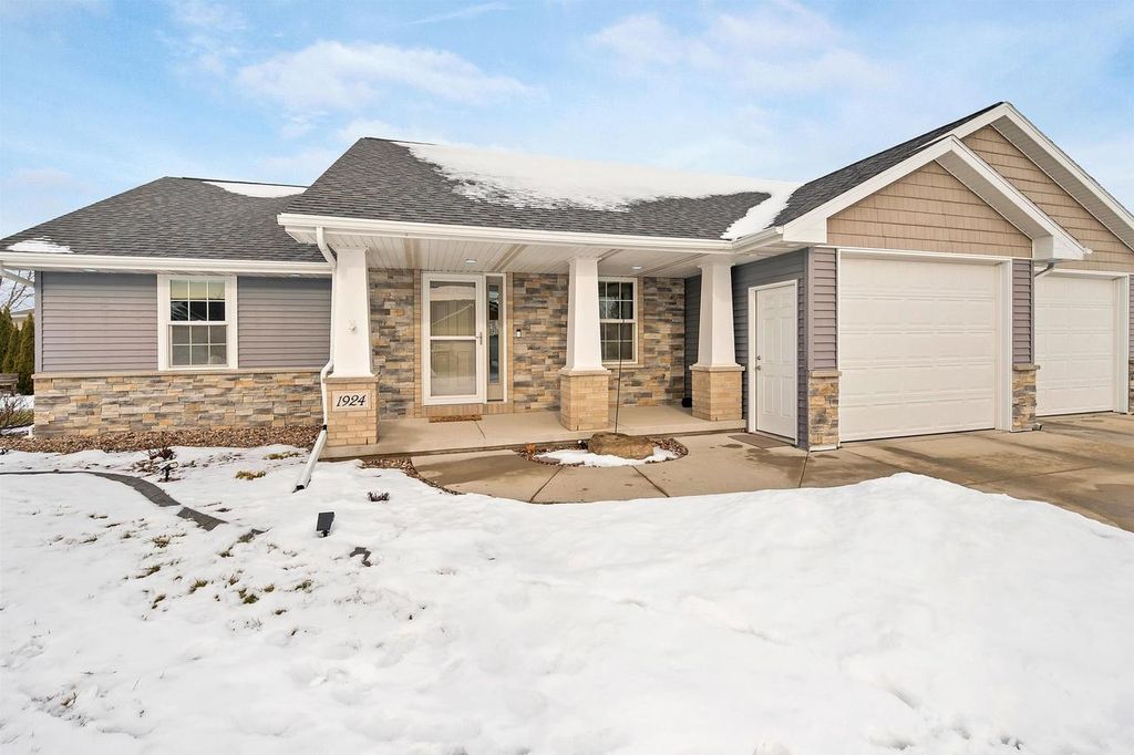 Photo of 1924 Andraya LANE, De Pere, WI 54115 (MLS # 50319809)