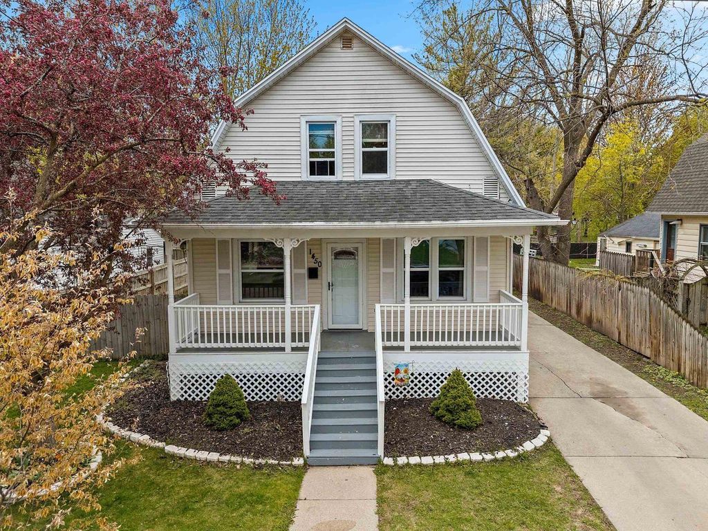 Photo of 1450 Chicago STREET, Green Bay, WI 54301 (MLS # 50325258)