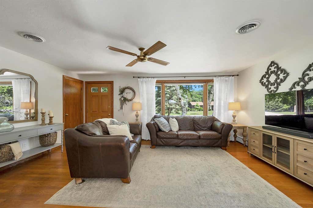 Photo of 2734 Pioneer DRIVE, Green Bay, WI 54313 (MLS # 50327999)