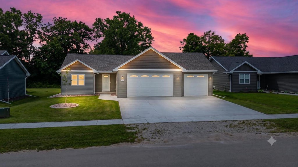 Photo of 1532 Liberty AVENUE, Neenah, WI 54956 (MLS # 50328545)