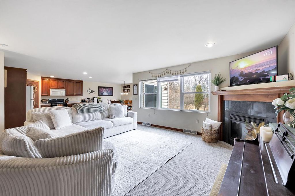 Photo of 715 Edge Point COURT, De Pere, WI 54115 (MLS # 50323175)