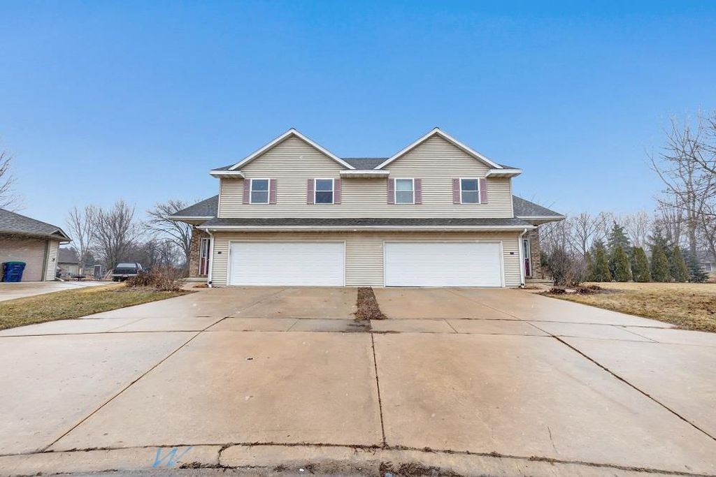 Photo of 715 Edge Point COURT, De Pere, WI 54115 (MLS # 50323175)