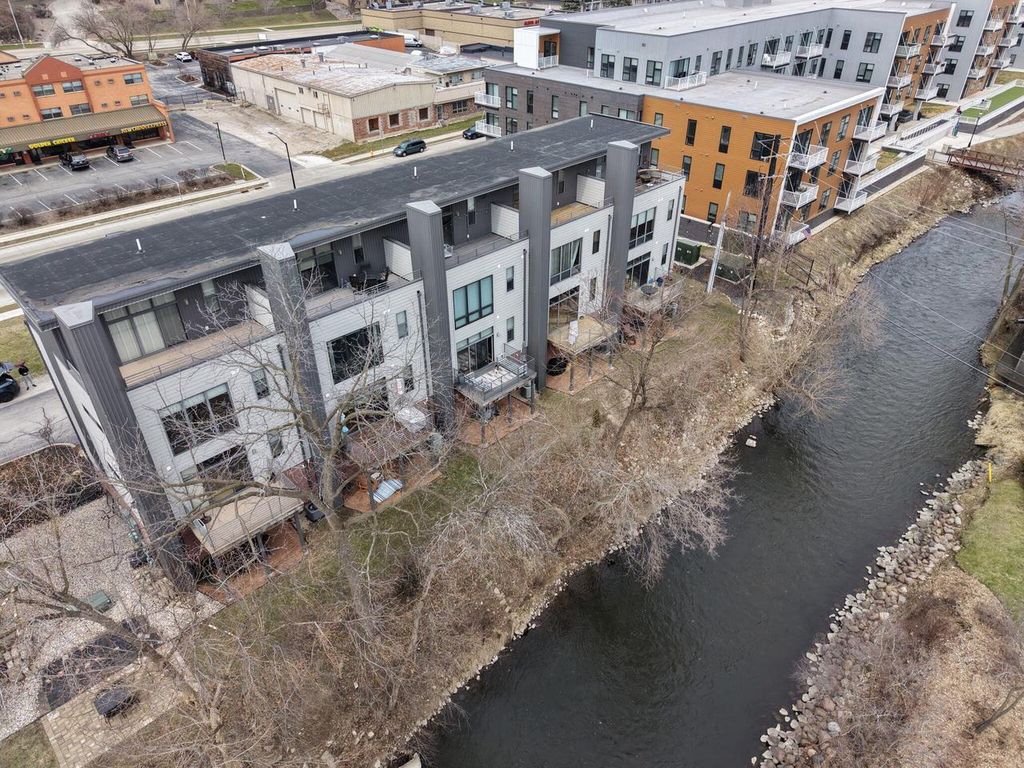 Photo of 305 Mill Reserve DRIVE, Waukesha, WI 53188 (MLS # 1955807)