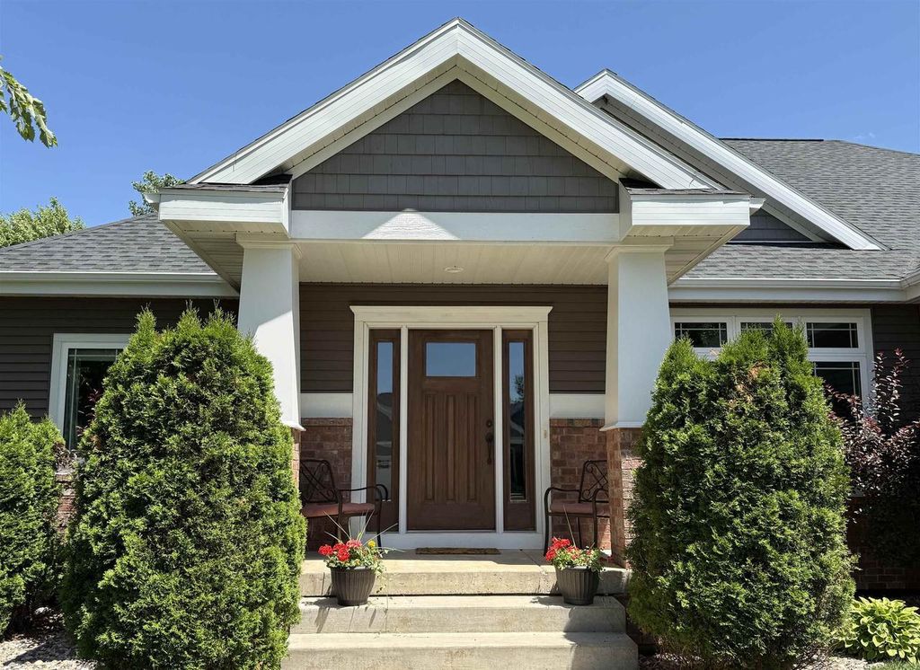 Photo of 1401 Blue Ridge TRAIL, Waunakee, WI 53597 (MLS # 2015918)