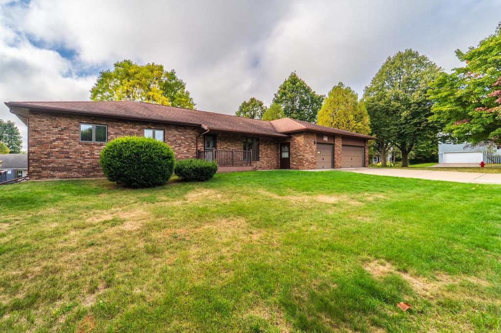 Photo of 1505 Graham STREET, Wausau, WI 54401 (MLS # 22600037)