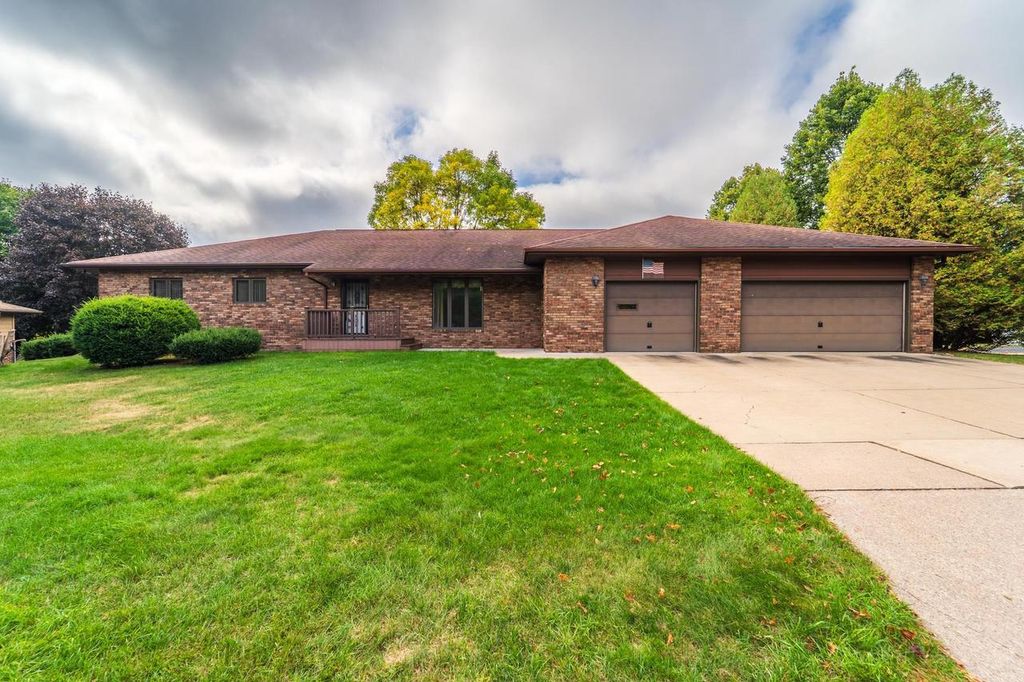 Photo of 1505 Graham STREET, Wausau, WI 54401 (MLS # 22600037)