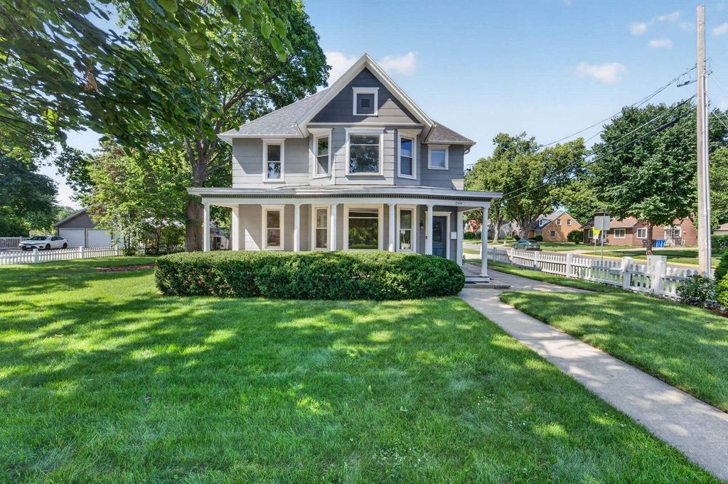 Photo of 7404 University AVENUE, Middleton, WI 53562 (MLS # 2027736)