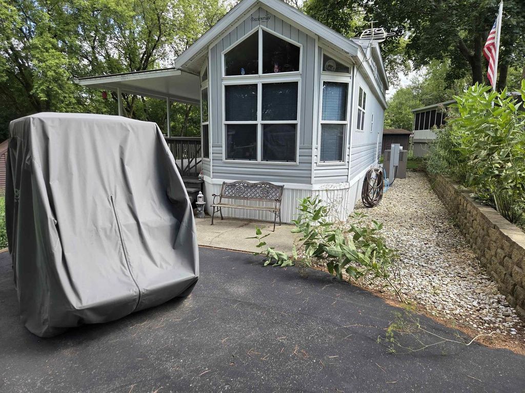 Photo of 423 Skyline DRIVE, Edgerton, WI 53534 (MLS # 2017449)