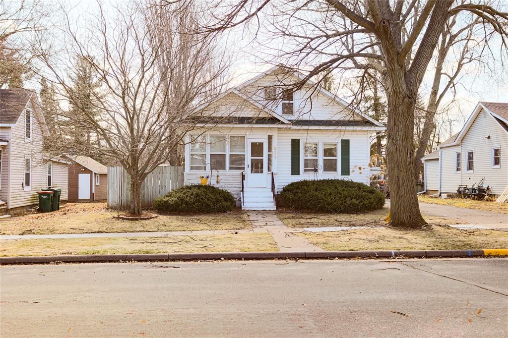 Photo of 522 E Walnut STREET, River Falls, WI 54022 (MLS # 1599158)