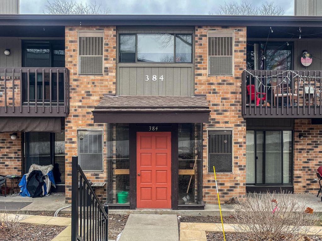 Photo of 384 Park Hill DRIVE #E, Pewaukee, WI 53072 (MLS # 1951423)