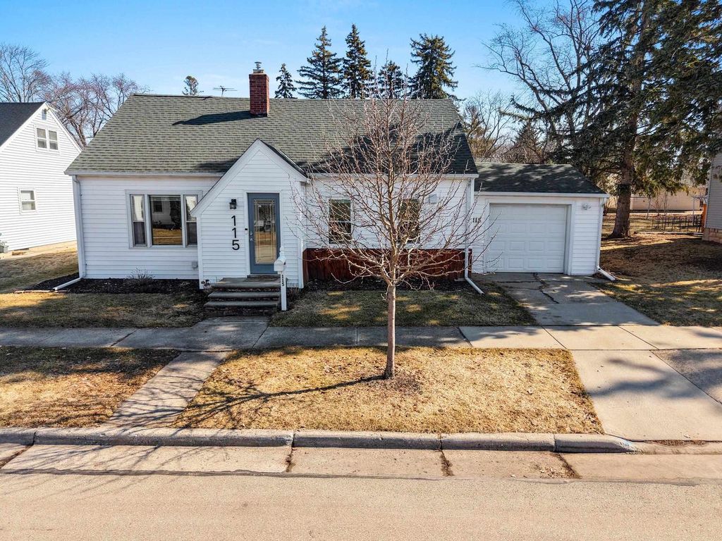 Photo of 115 S Washington STREET, De Pere, WI 54115 (MLS # 50322065)