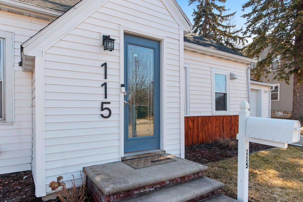 Photo of 115 S Washington STREET, De Pere, WI 54115 (MLS # 50322065)