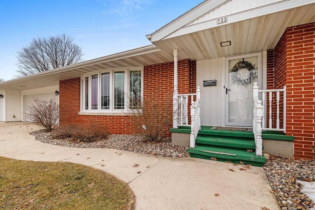 Photo of 722 Lee AVENUE, Brillion, WI 54110 (MLS # 50321309)