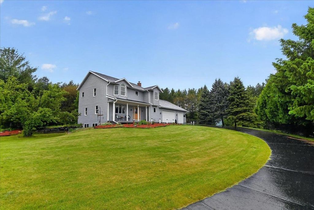 Photo of 2292 Dahlk CIRCLE, Verona, WI 53593 (MLS # 2023251)
