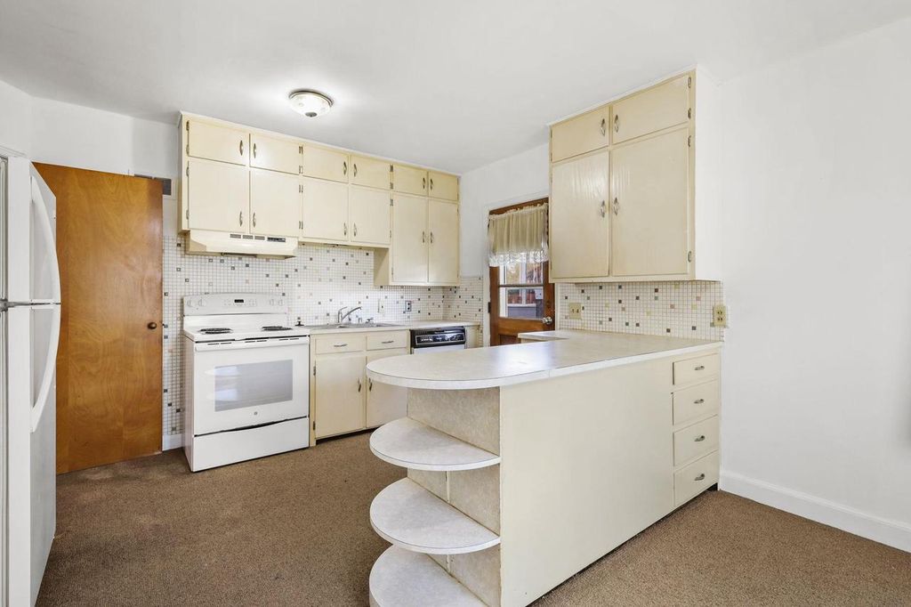 Photo of 605 Dewitt STREET, Portage, WI 53901 (MLS # 2011734)