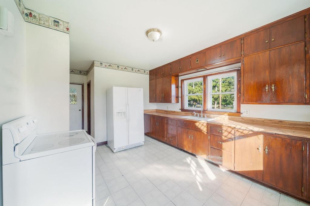 Photo of 143 E Church STREET, Mishicot, WI 54228 (MLS # 1941435)