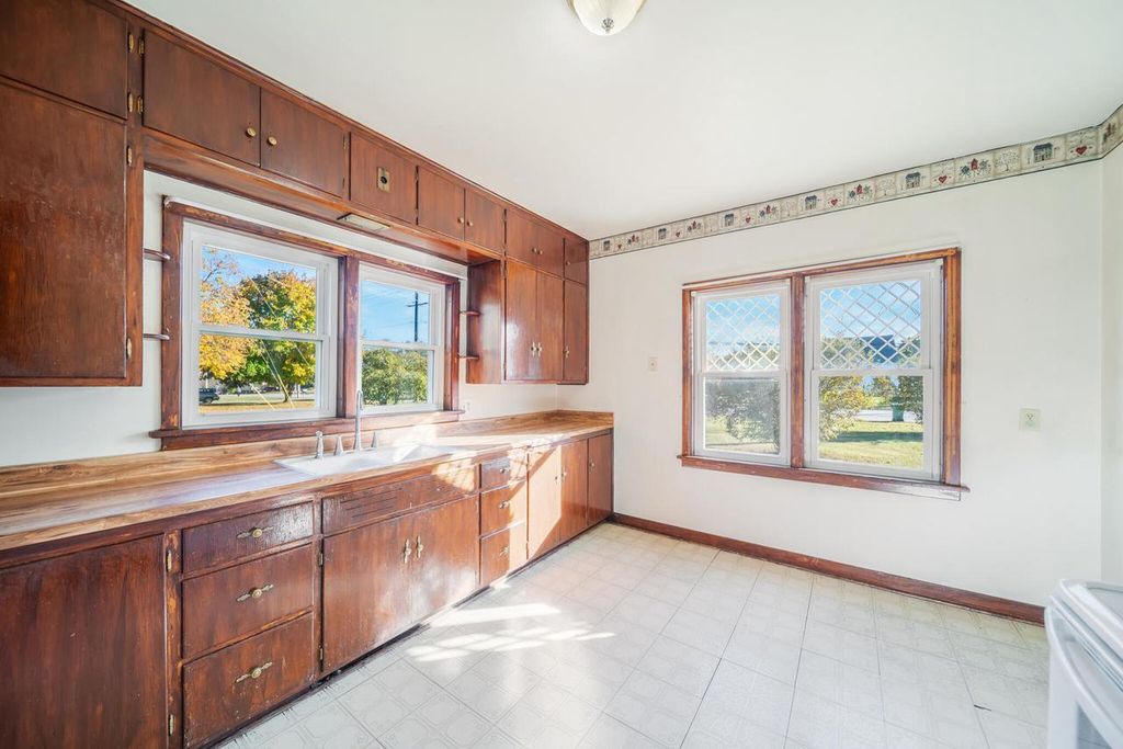 Photo of 143 E Church STREET, Mishicot, WI 54228 (MLS # 1941435)