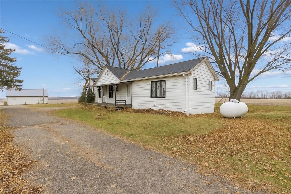 Photo of 6337 &amp; 6343 W Highway 11, Janesville, WI 53548 (MLS # 2012760)