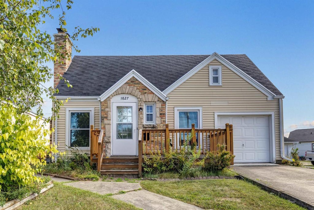 Photo of 1827 W Wisconsin AVENUE, Appleton, WI 54914 (MLS # 50331609)