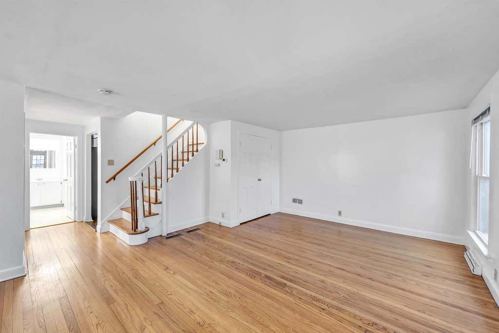 Photo of 1827 W Wisconsin AVENUE, Appleton, WI 54914 (MLS # 50331609)