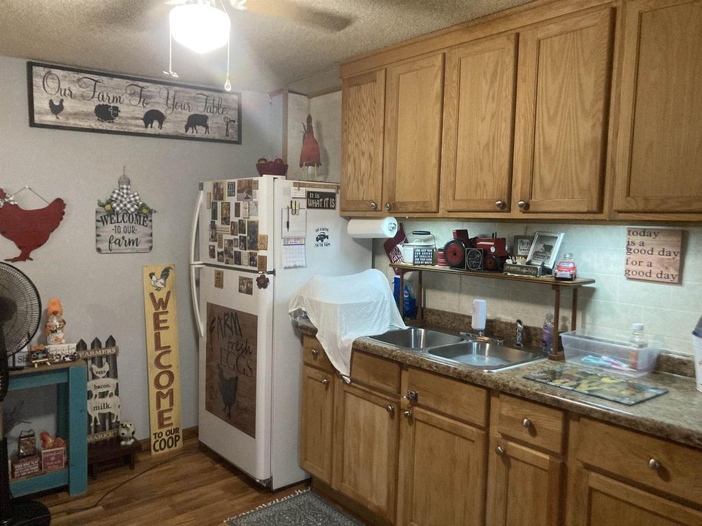 Photo of 14824 W Arrowhead LANE, New Berlin, WI 53151 (MLS # 1946749)