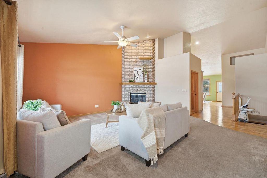 Photo of N194 Eastowne LANE, Appleton, WI 54915 (MLS # 50320358)