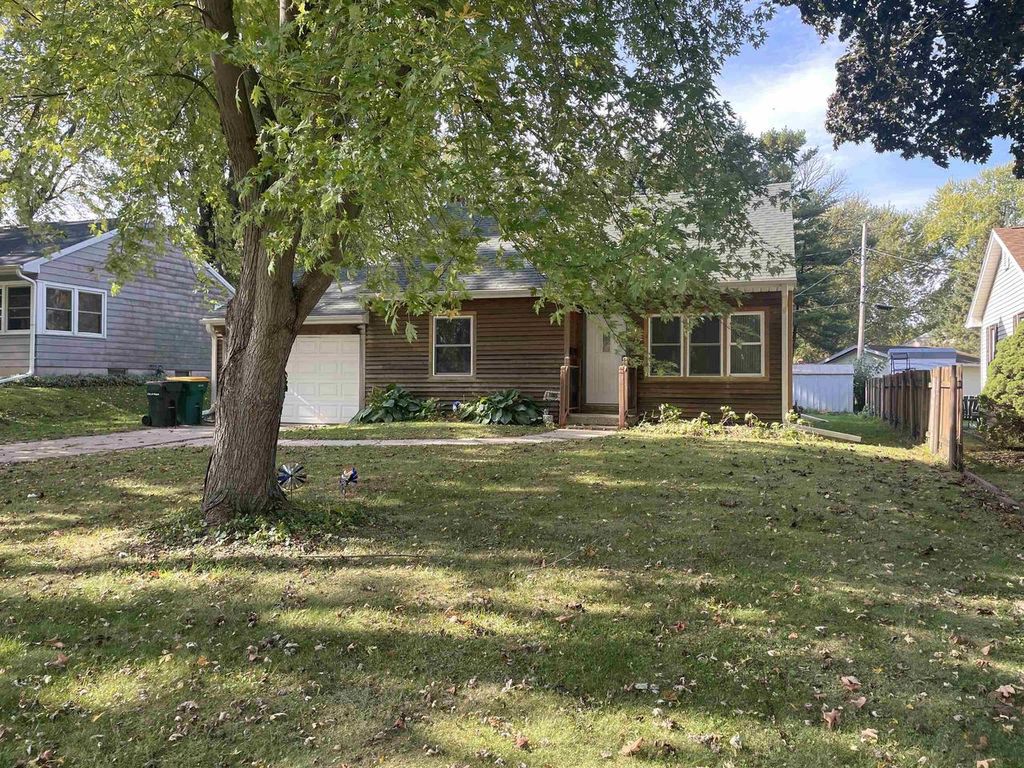 Photo of 1085 Carol AVENUE, Ripon, WI 54971 (MLS # 2011049)