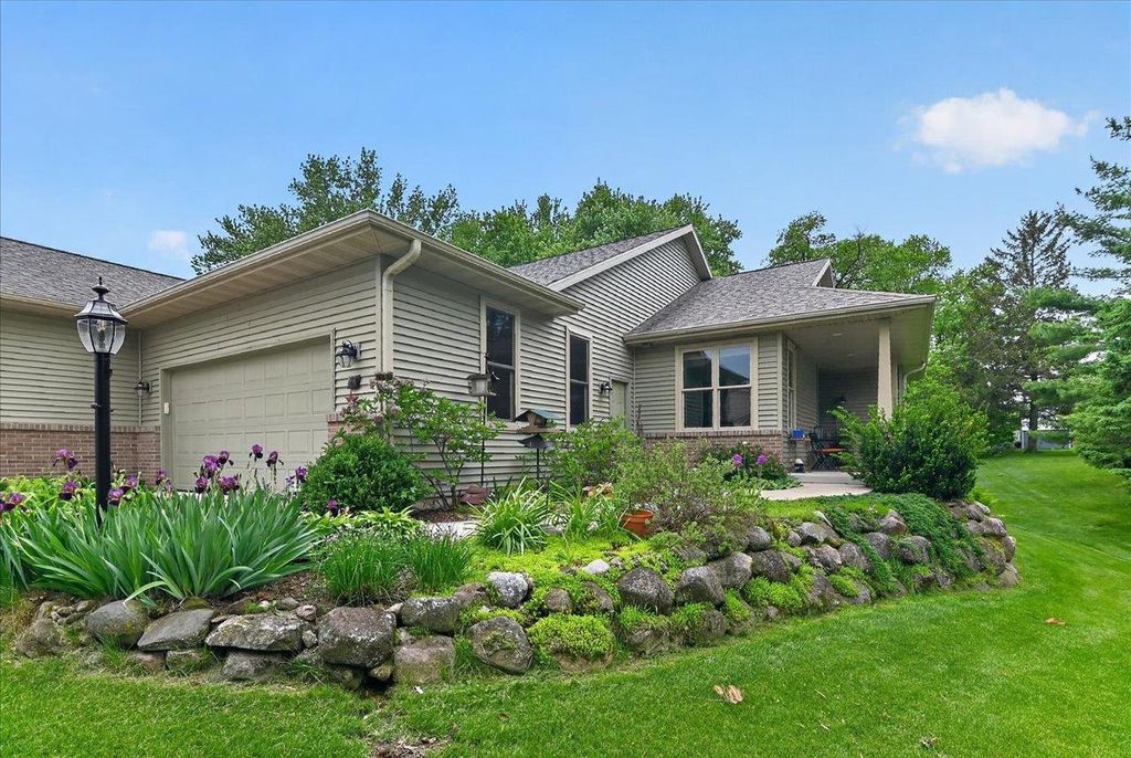 Photo of 71 Berdella COURT, Cross Plains, WI 53528 (MLS # 2024128)