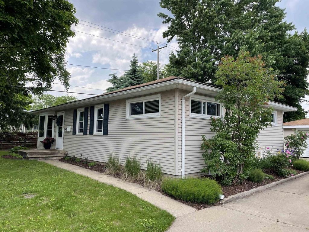 Photo of 1342 E Frances STREET, Appleton, WI 54911 (MLS # 50323570)