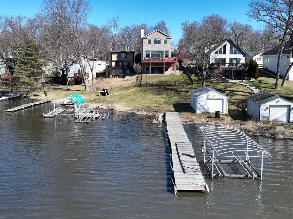 Photo of 29149 White Oak LANE, Waterford, WI 53185 (MLS # 1951231)