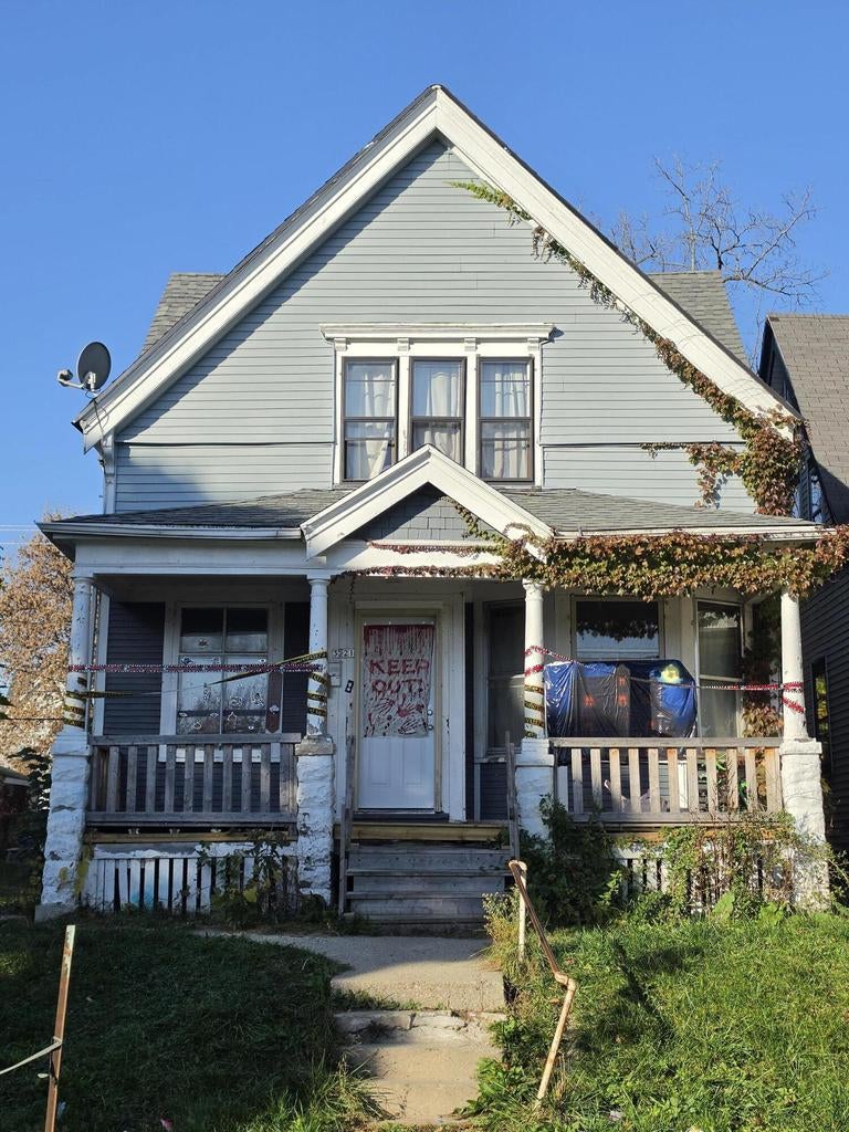Photo of 3221 N 14th STREET, Milwaukee, WI 53206 (MLS # 1986635)
