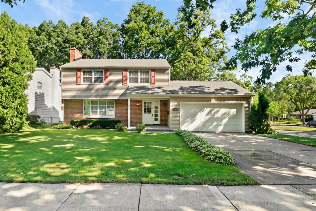 Photo of 4402 Woods End, Madison, WI 53711 (MLS # 2030285)