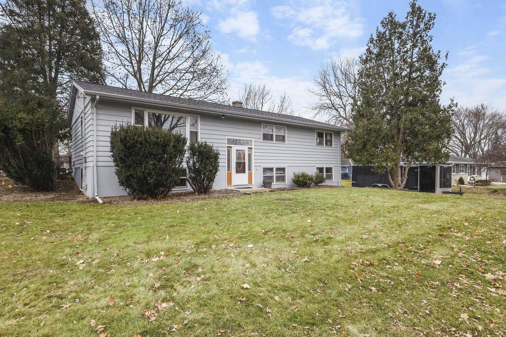 Photo of 5519 Milwaukee STREET, Mcfarland, WI 53558 (MLS # 2015383)