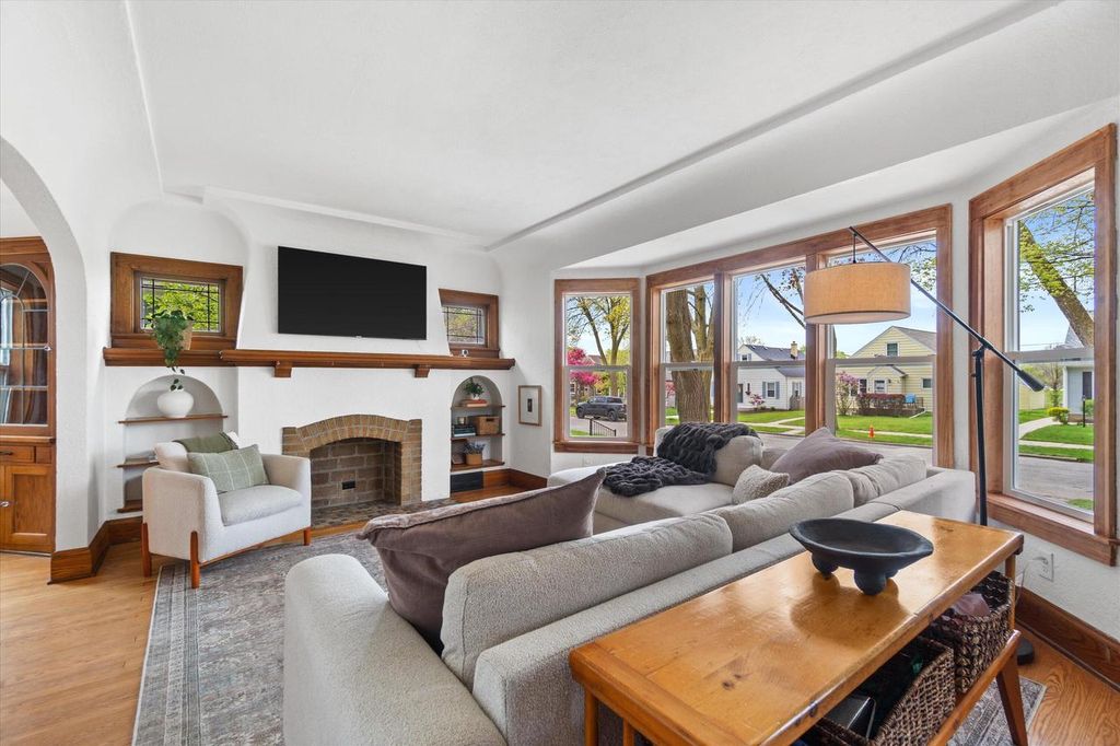 Photo of 3260 S Dayfield AVENUE #3260A, Milwaukee, WI 53207 (MLS # 1961393)
