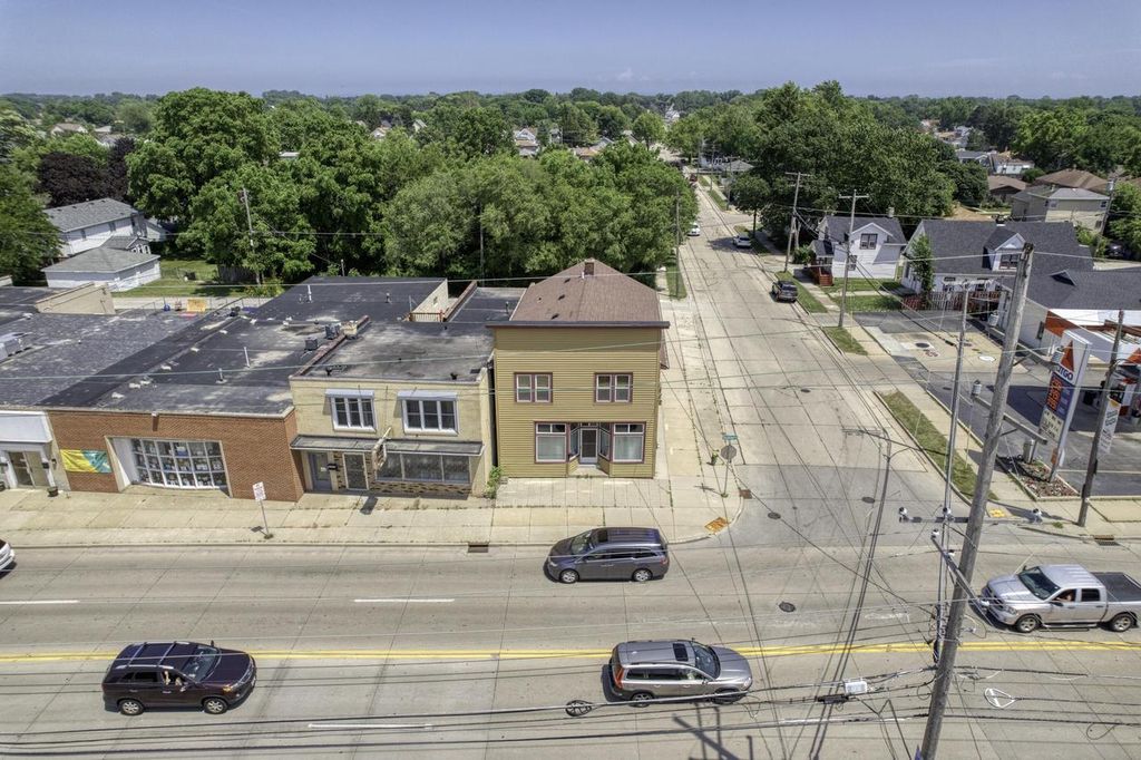 Photo of 3401 Douglas AVENUE, Racine, WI 53402 (MLS # 1967343)