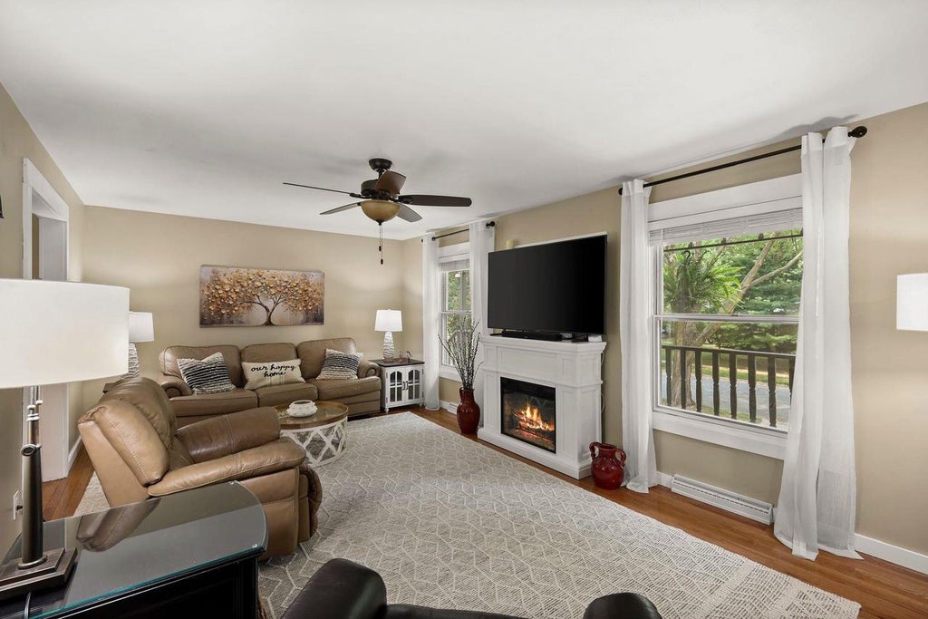 Photo of 9 Krystana WAY, Madison, WI 53711 (MLS # 2030278)