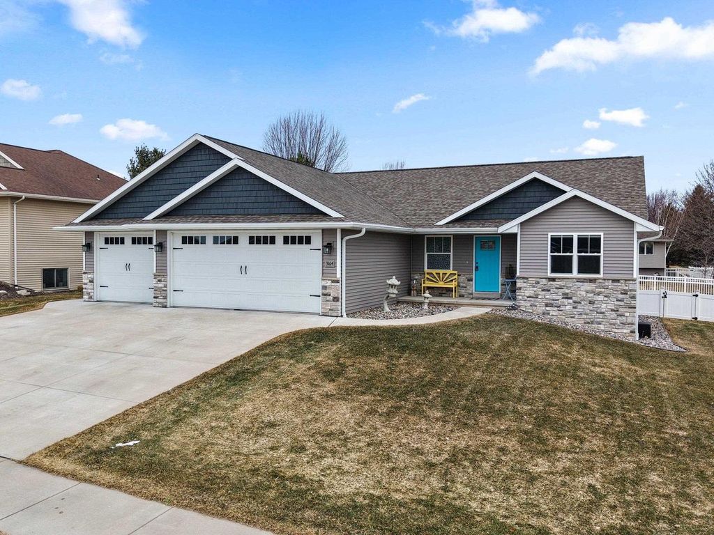 Photo of 3164 Howard View LANE, Green Bay, WI 54313 (MLS # 50321755)