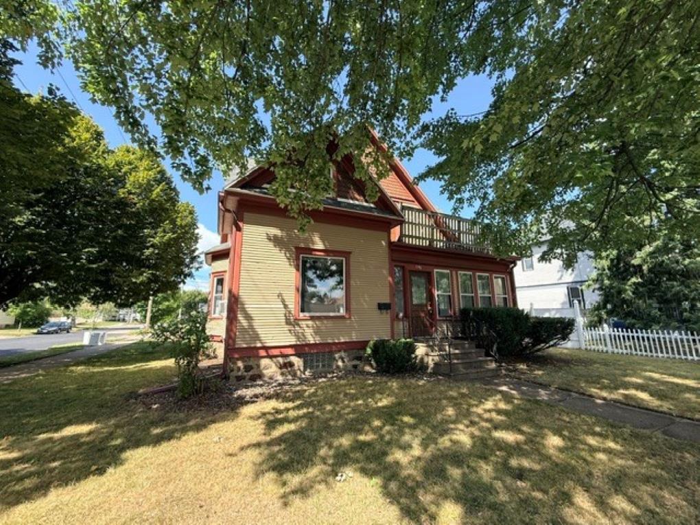 Photo of 640 S 4th AVENUE, Wausau, WI 54401 (MLS # 22604121)