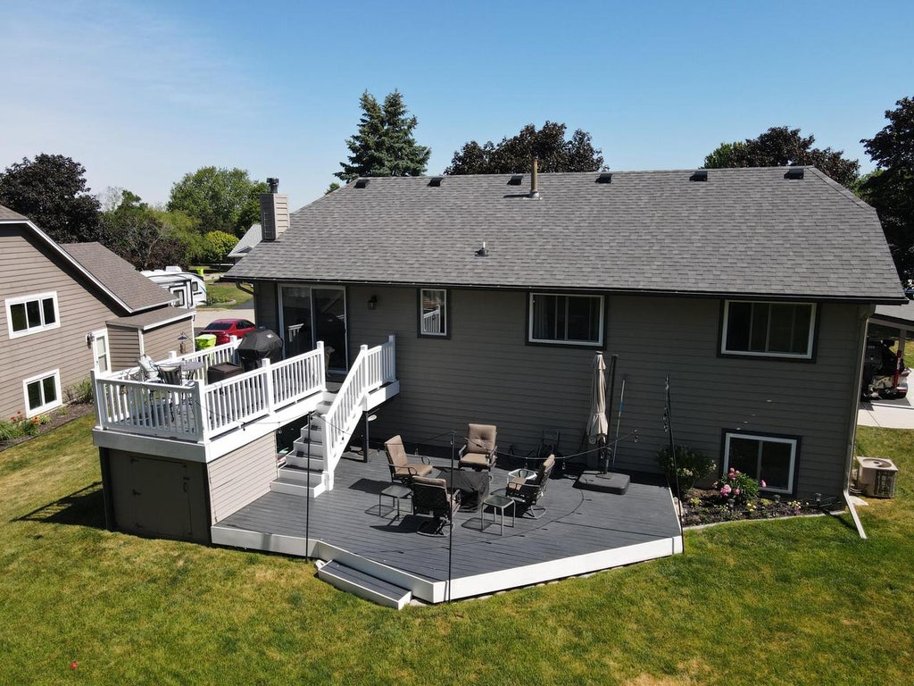 Photo of 1021 Eton COURT, Hartland, WI 53029 (MLS # 1965456)