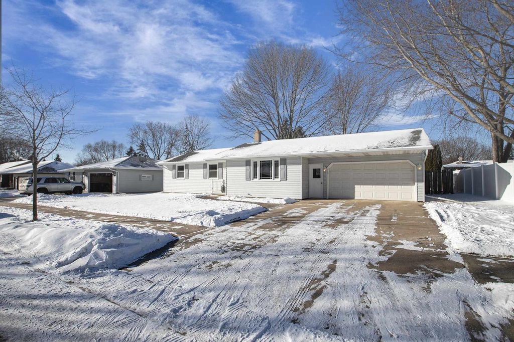 Photo of 901 Sheridan STREET, Kaukauna, WI 54130 (MLS # 50320211)