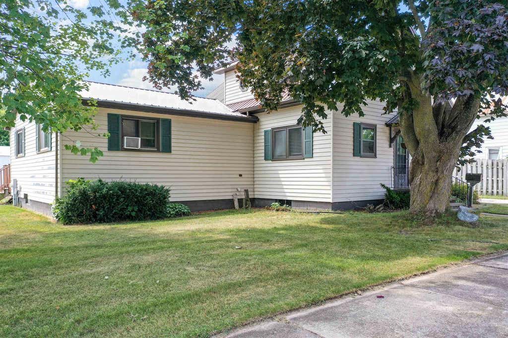 Photo of 120 5th STREET, Oconto, WI 54153 (MLS # 50330524)